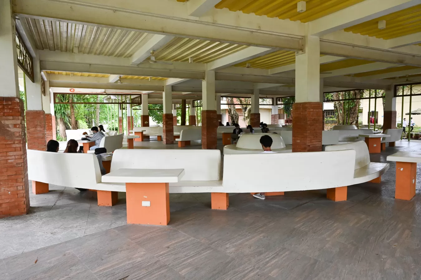 Social and Lounging Areas: Spaces to Breathe